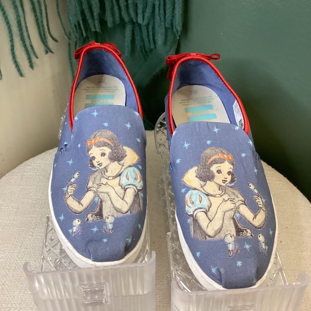 Toms x Disney Blue Shoes‎ with Red Bows